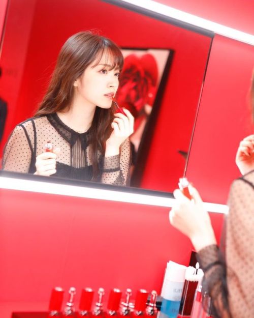 sakamichi-steps: 鈴木愛理 on Instagram 2019.08.21 #ROUGE DIOR CARE