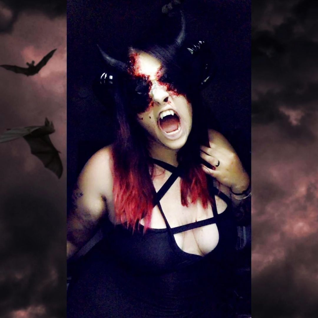 Metal girl instagram black â€˜Tacky as