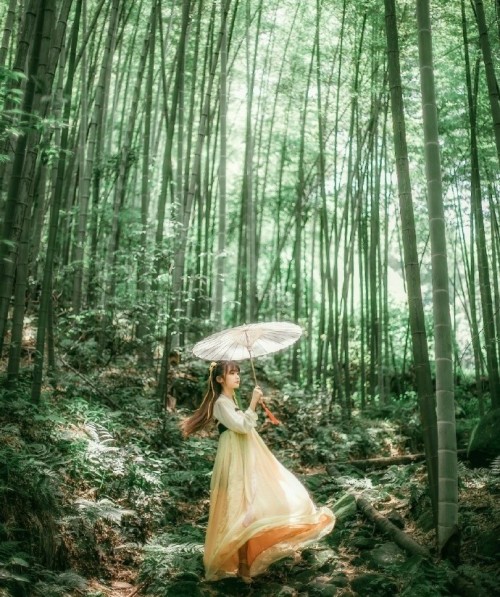 peonypavillion:  ‘’Other people’s minds aside, not even my own mind flows in the way I wish.’’ model