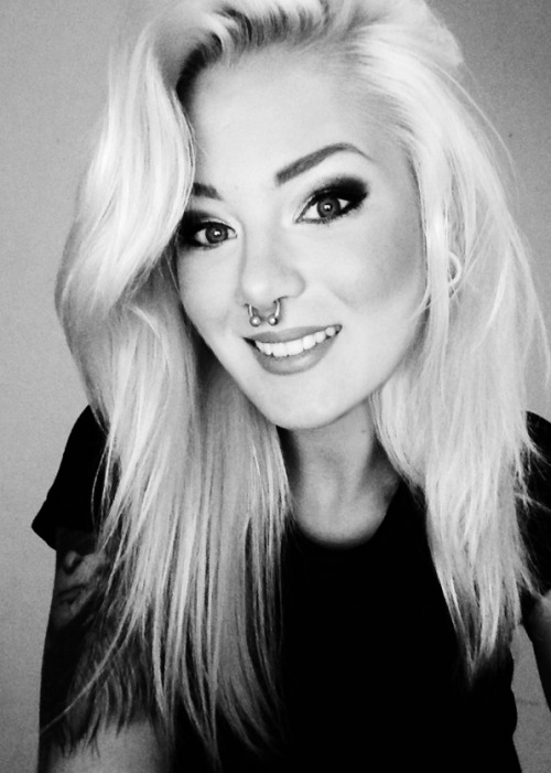 wannyy:  Filmed the makeup tutorial today for New Year’s but everything is fucking up haha! Fingers crossed it comes through! 