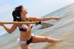 league-of-legends-sexy-girls:  Nidalee Cosplay