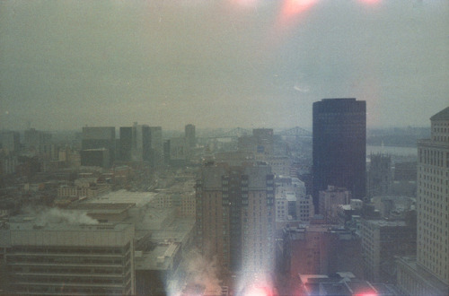 Montréal [LIFE]super expired film / fucked up contrast