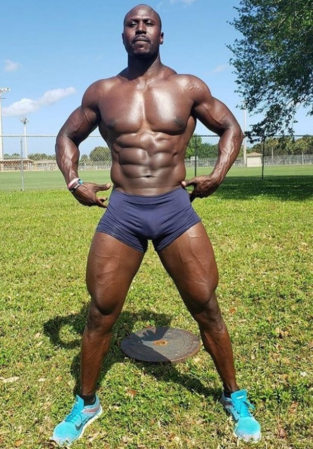 matureblkmen:Ready for your workout?