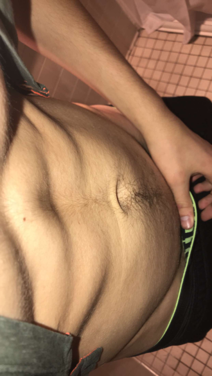 ibaitstr8guys:  Nick, 18  i have 60  videos of nick. message me for content and pricing of the full set!