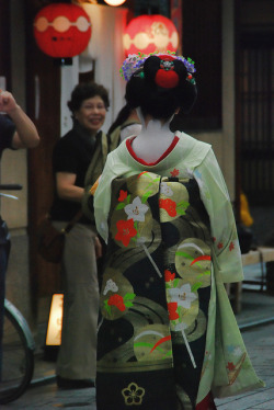 Geisha-Kai:  Maiko Mamemaru By Hanif Fauzi On Flickr Her Obi Is Really Interesting