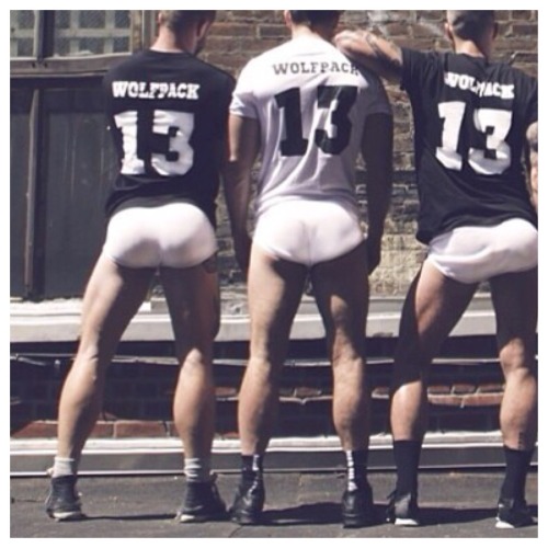musclehank:  Legs ‘n ass.