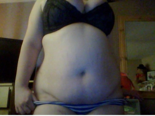georgieboo-x:  Morning fatness.    sweet