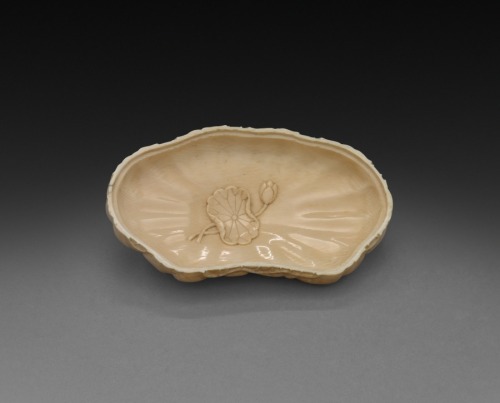 Box in Form of Lotus Leaf (lid), 1700s, Cleveland Museum of Art: Chinese ArtSize: Overall: 5.1 cm (2