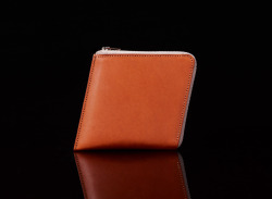 MEM 0096
Tan italic wallet