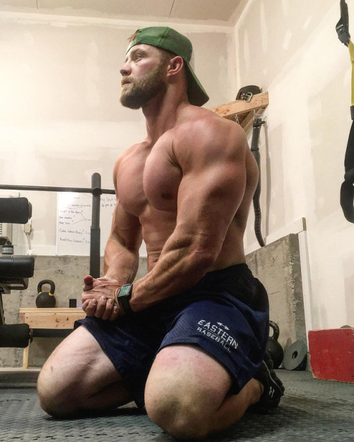 musclebuilding89:  nicephysiques:  @trace.trainer    Follow me