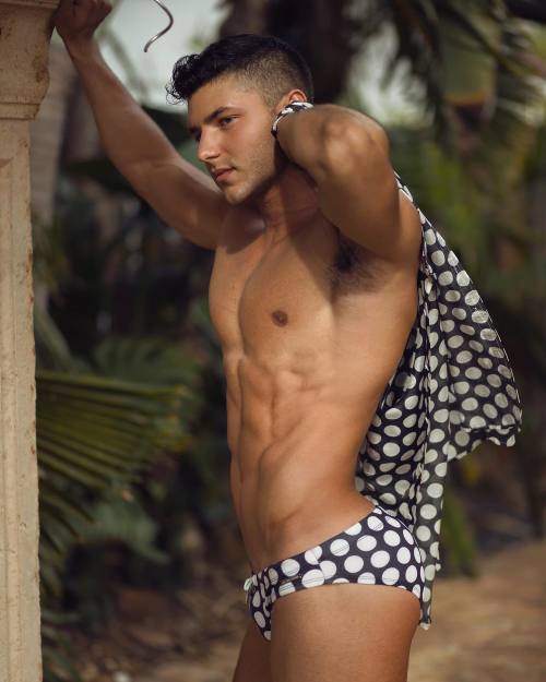 underwearhunks2:Lucas BrandalesilucasbrandalesiARGYLE GRANT SWIMWEARargylegrantby CARLOS CAMPOS