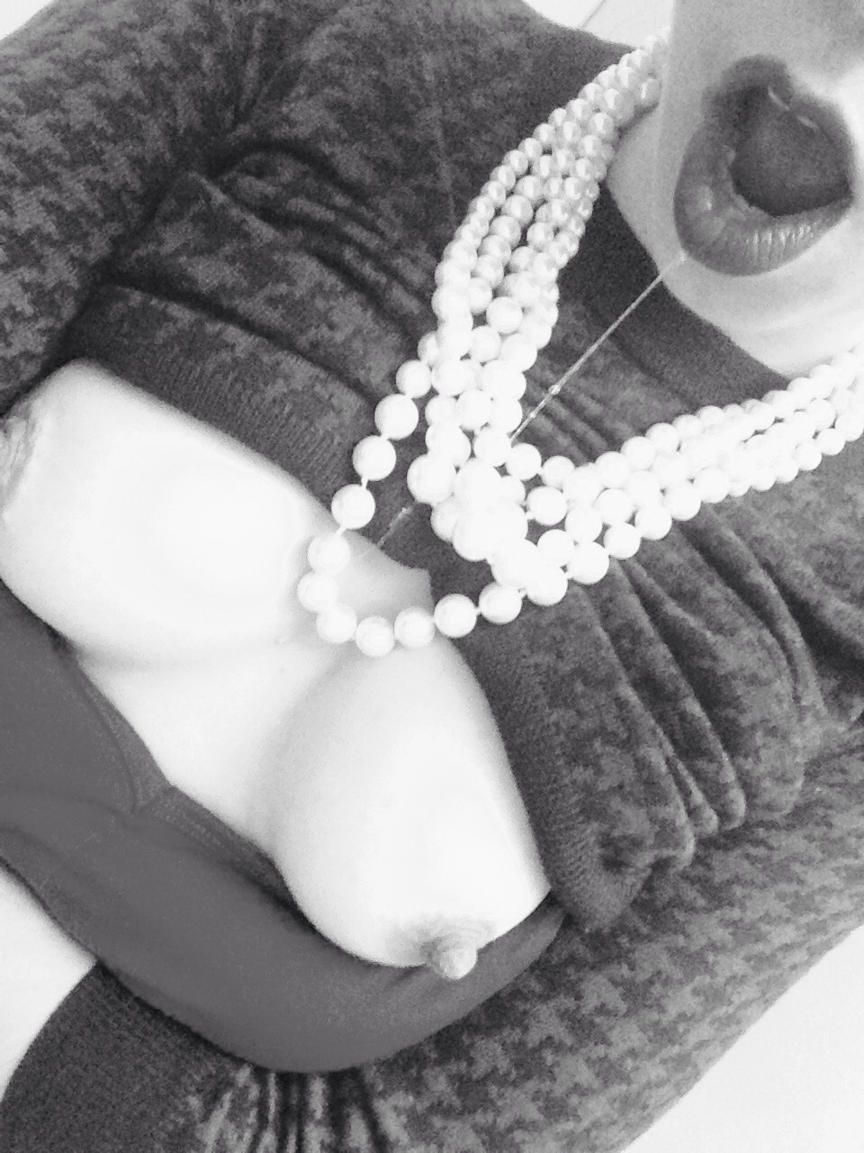 dumbbigtittedslut:  yeslillylillylove:  The pearls make it classy.   Keep telling