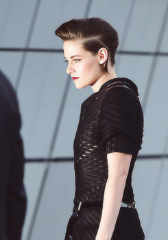 mattjosephdiaz:  frougpepe:  lekinkytwilighters:  NEW Kristen Stewart #chanel event