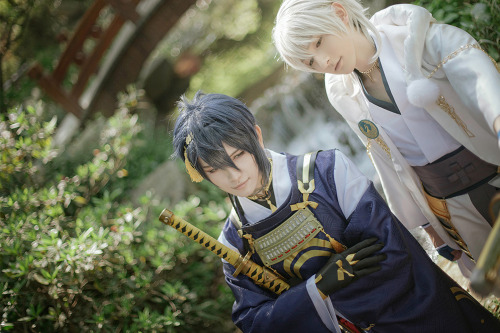 刀剣乱舞touken ranbu COS | 鹤丸国永Tsurumaru Kuninaga  @黄靖翔Huang Jingxiang  |  三日月宗近mikazuki munechika @乐乐SO