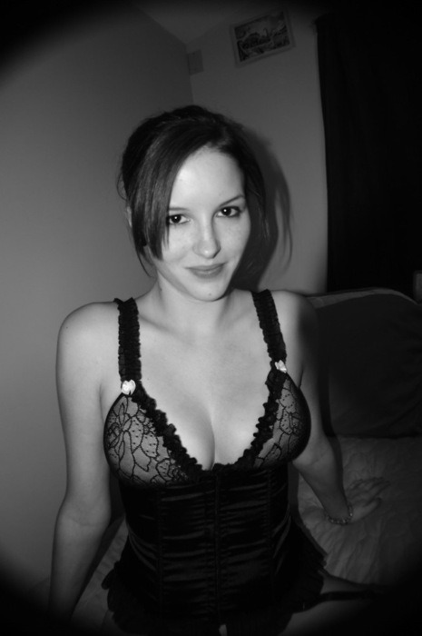mybestmilfuniverse:  Naked mature cougar Selfies