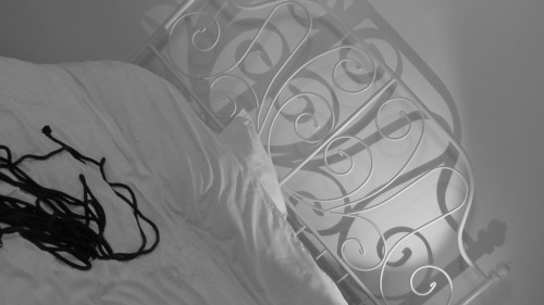 bdsmgeek:  thewaytheyare:  Just waiting for a friend.  Fun setup :P