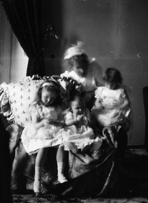 delicateflowers-of-the-past:Grand Duchesses Olga, Tatiana and Maria Nikolaevna of Russia, 1900Origin