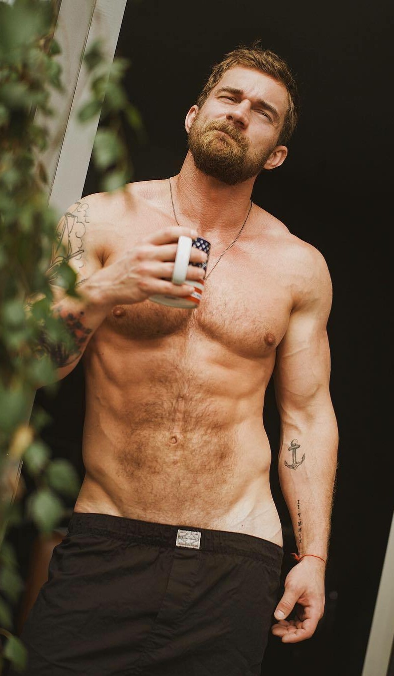 athletic-cup-of-joe:  Drink until they drop!