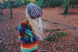 wisteria-spirit:  tuaari:  wisteria-spirit:  winter blues  gimme your hoodie  gimme yo face you beautiful creature 