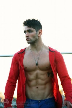 stuffmythroat:  fraternityrow:  Fraternity Row | Man of the Day | Anthony Mainella  He’s a hottie!