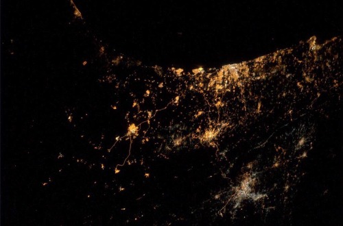 bl-ossomed:Here’s What Gaza Explosions Look Like From Space.