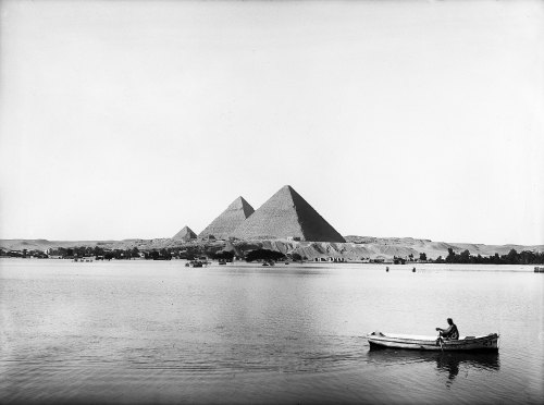predecessors:The Nile River flooding by the Giza Pyramids. October 31, 1927.