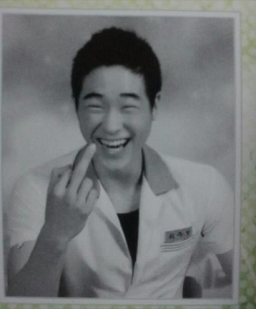 thisfeliciaday:  dutchster:  this was the result of a korean high school having no