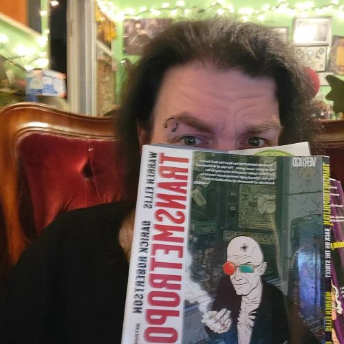 that time of year again.  #bourbonsexual #grumpyoldgoth #yearlyreadinglist #transmetropolitan #warre