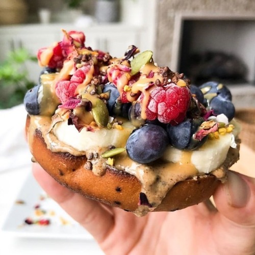 grounduppdxCheers to Sunday! ✨ Kickin’ off the day with breakfast inspo from @thehealthyhaff — a GF 