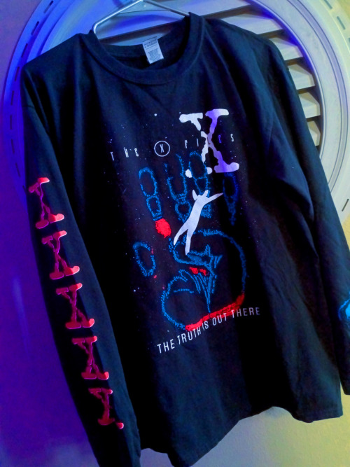 Just scored this vintage X-files shirt, I’m not sure how I ever survived without it. 