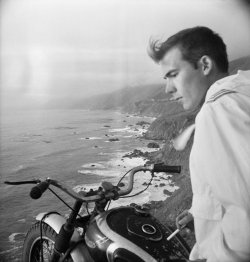 languagethatiuse:  Mr. Hunter S. Thompson, in a self portrait, on his motorcycle overlooking the coast of Big Sur in California.