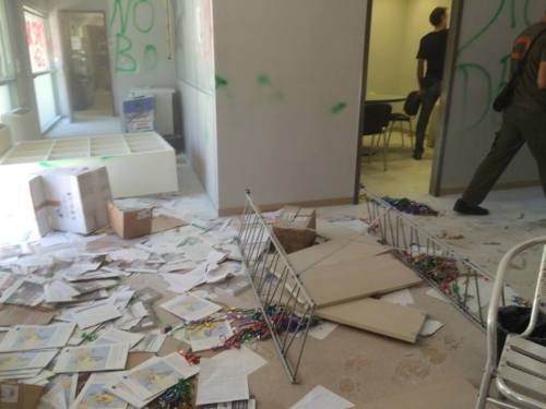 21 July 2016 - The town hall of Thessaloniki “redecorated” after the visit of #noborderc