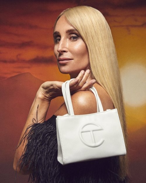 fuckrashida:“Real Housewives of New York City” star Sonja Morgan models Telfar Shopping Bags for Pap