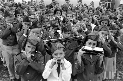 Levittown Harmonica Band(Peter Stackpole. 1959?)