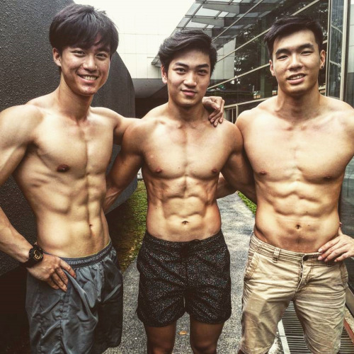 fuckyeahsgbois:  singagram:  @chinfit | @alrightjin | @tyezhh | Birthday Special   Again bod>face