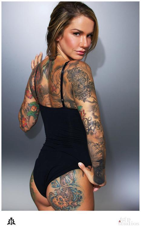 Hot Girls Inked