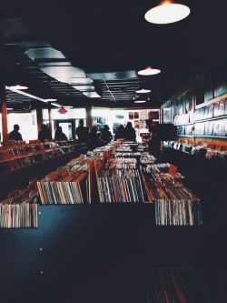 jrosesss:  lose yourself in records. 
