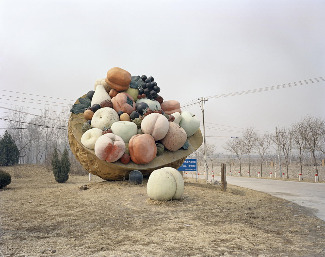 itscolossal:  Photographs of Empty and Abandoned Amusement Parks Explore China’s