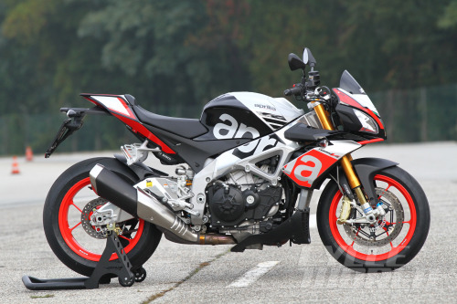 motorcycles-and-more - APRILIA TUONO V4 1100 FACTORY