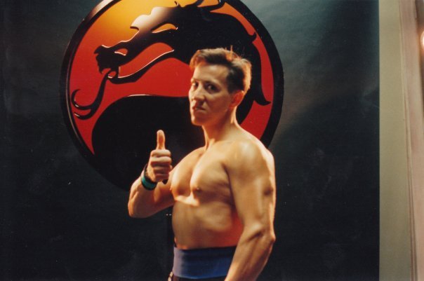 repisanintendo: Estas fotografías de producción de Mortal Kombat I y II están