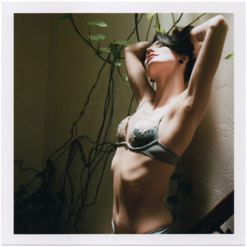 misslucygoose: That fella, theaccretion making me look lovely in medium format.