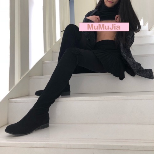 mumujia:拍完就有人走过来，一摸内裤都湿透了。