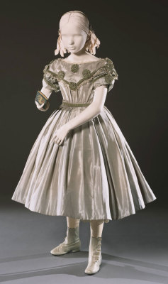 omgthatdress:  Dress1860The Philadelphia