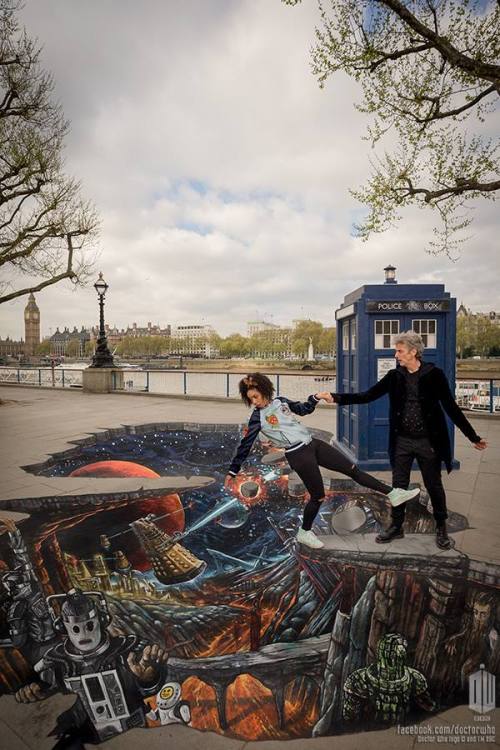 charlesrengel: Stwven Moffat, Peter Capaldi and Pearl Mackie on a “Doctor Who” promotion at London’s