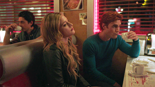 shelly-johnson: Barchie in Riverdale 5x15 “The Return of the Pussycats”