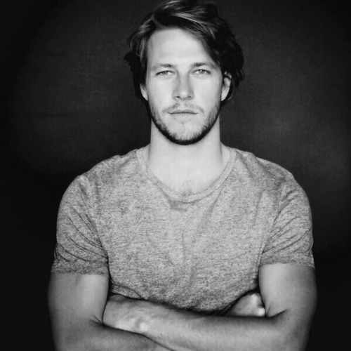 Luke Bracey. You’re welcome!