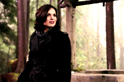 evilqueened:  Regina Mills + fireballs 