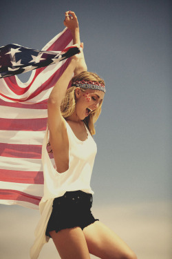 i-thank-god-for-women:  I love Old Glory