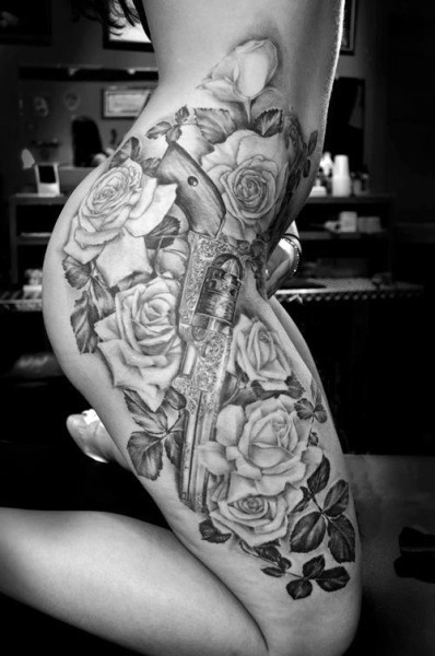 ink-metal-art:  Beautiful ink and beautiful curves