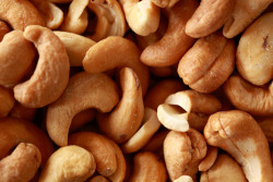 strong-healthy-barbie:  Raw cashews for a